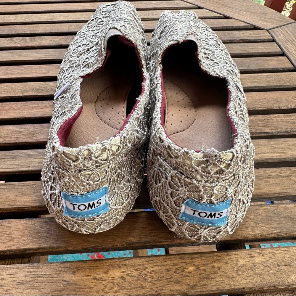 Toms Women's 12US Classic Slip On Shoes Shimmer Glitter Crochet Sparkle Floral - Picture 4 of 5